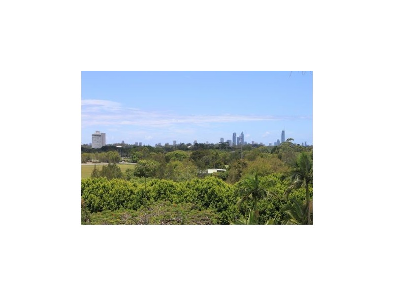 120 Plateau Crescent, Carrara QLD 4211