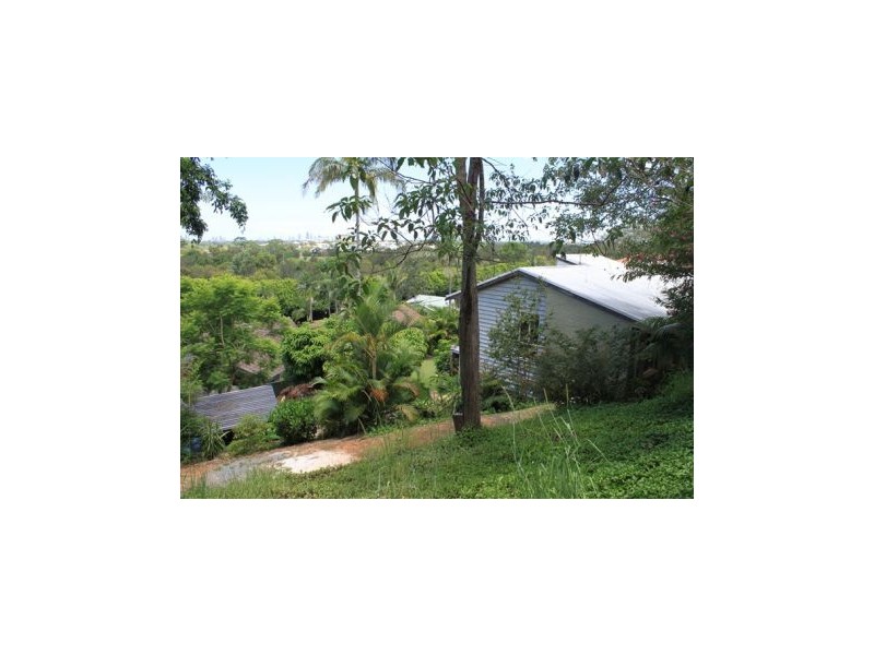 120 Plateau Crescent, Carrara QLD 4211