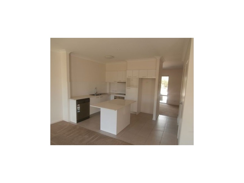 009/139 Cotlew Street, Ashmore QLD 4214