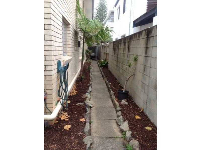 2/9 Seagull Avenue, Mermaid Beach QLD 4218