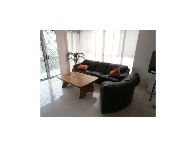 1/16 Riviera Road, Miami QLD 4220