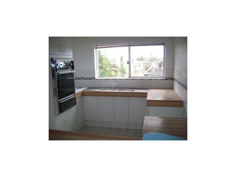 8/2 Nagel Avenue, Miami QLD 4220