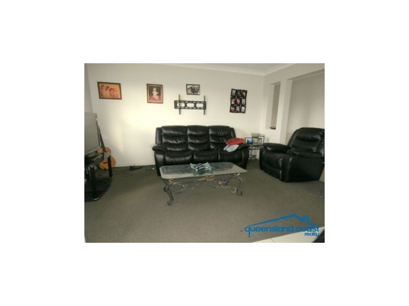 3 Gascoyne Street, Pacific Pines QLD 4211