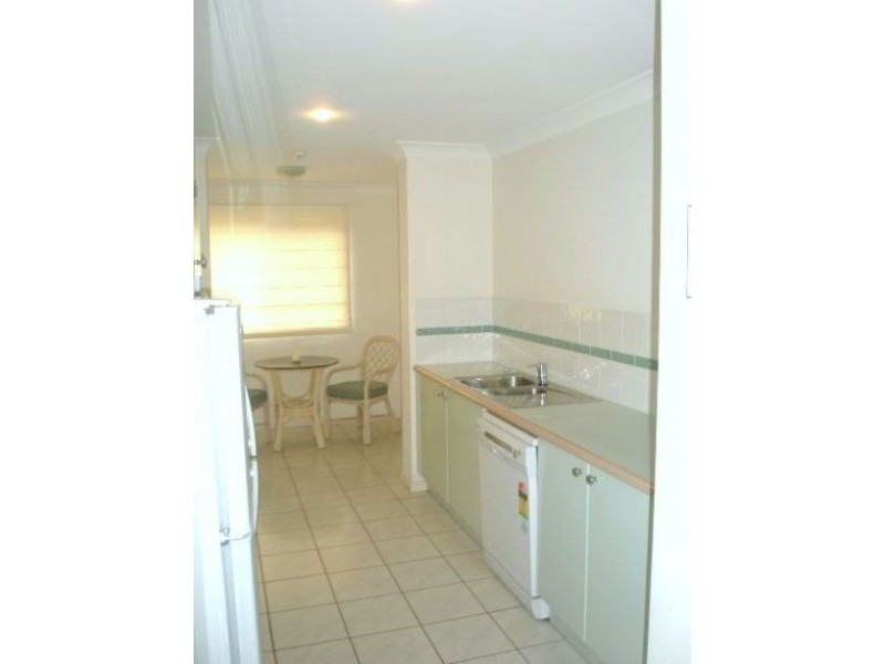 E27/1 Great Hall Drive, Nobby Beach QLD 4218