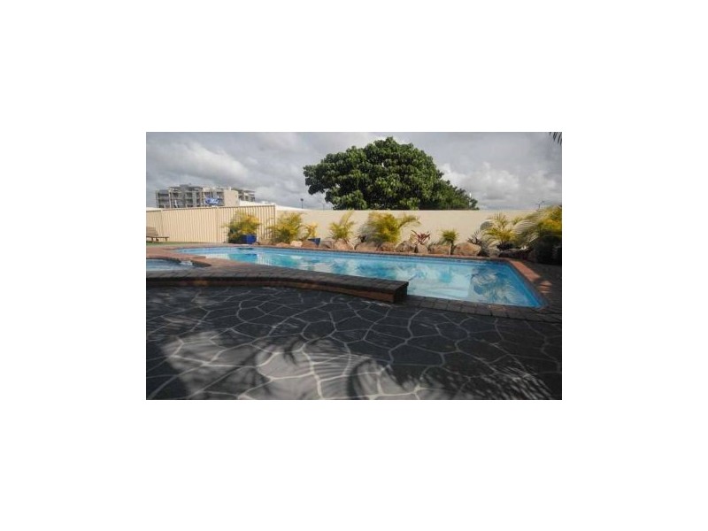 300 The Esplanade, Burleigh Heads QLD 4220