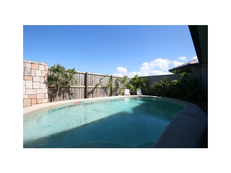 14 KOMODO CRT, Kawana Island QLD 4575