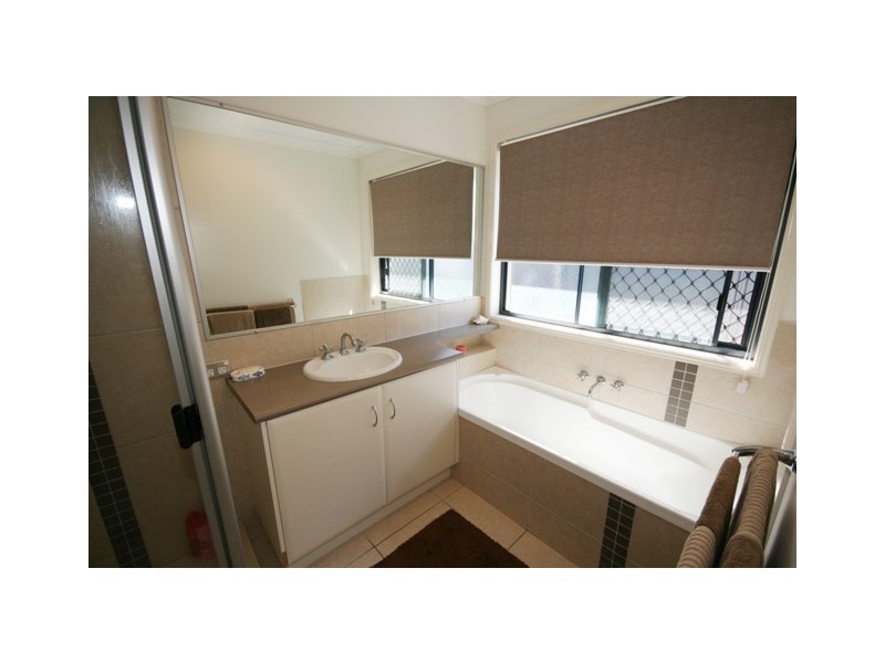 14 KOMODO CRT, Kawana Island QLD 4575