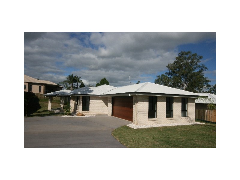 10 Rocklea Dr, Southside QLD 4570