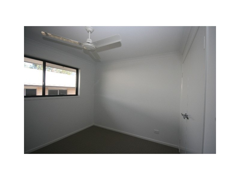 10 Rocklea Dr, Southside QLD 4570