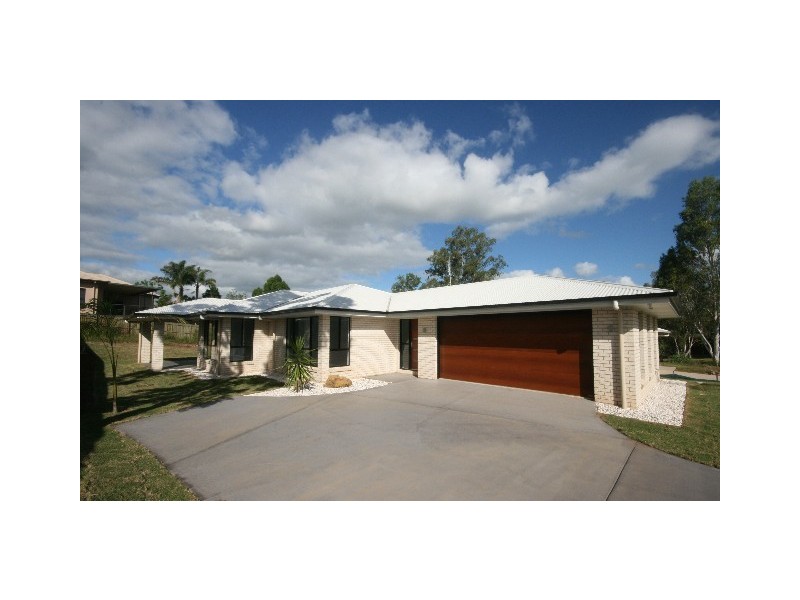 10 Rocklea Dr, Southside QLD 4570