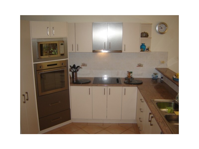 6 Hillside Ct, Sunrise Beach QLD 4567