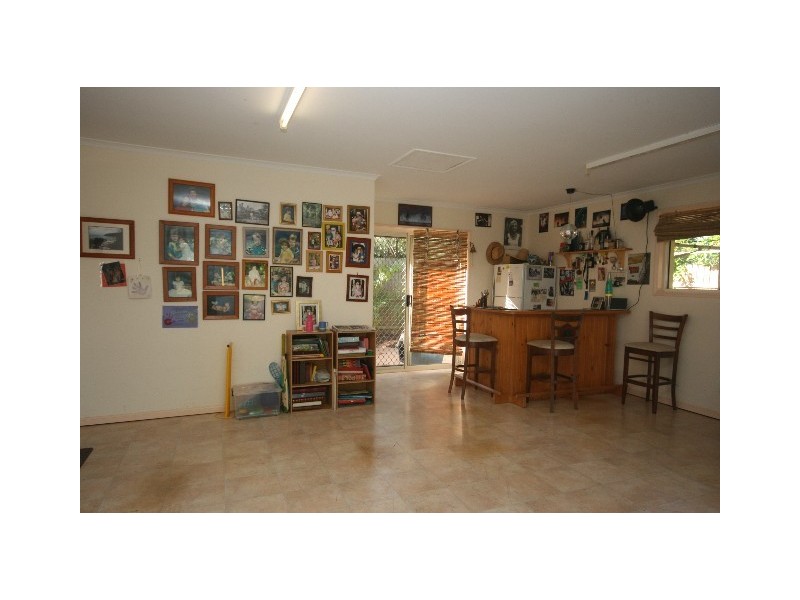 6 Hillside Ct, Sunrise Beach QLD 4567