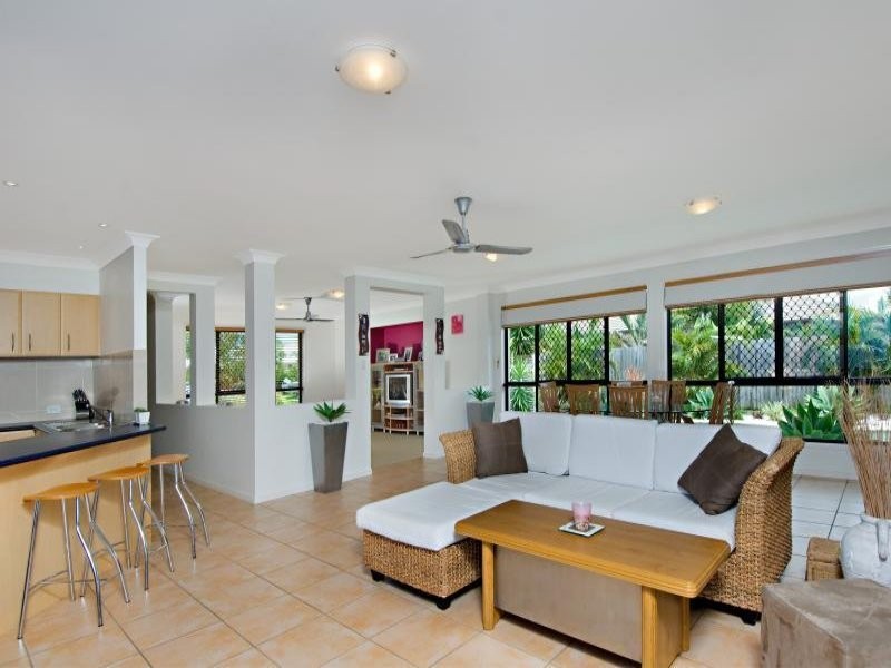 18 Kingfish Court, Mountain Creek QLD 4557