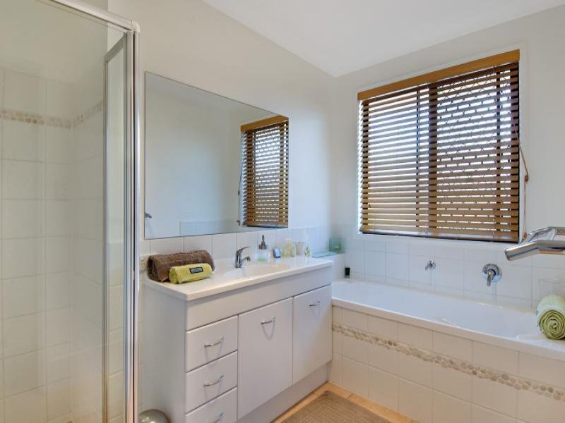 18 Kingfish Court, Mountain Creek QLD 4557