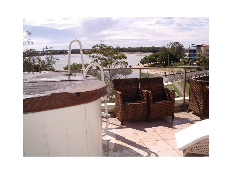 1/3 Bradman Avenue, Maroochydore QLD 4558