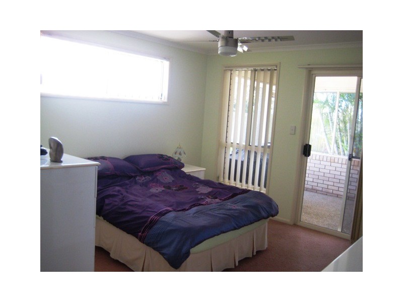 7 LAKESHORE PL, Little Mountain QLD 4551