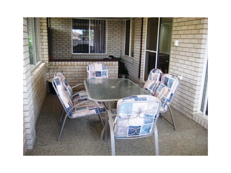 7 LAKESHORE PL, Little Mountain QLD 4551