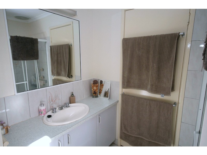 27 Murrindi Street, Minyama QLD 4575