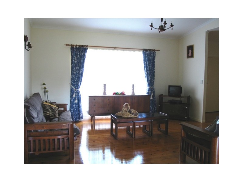 7 Phar Lap Ct, Little Mountain QLD 4551