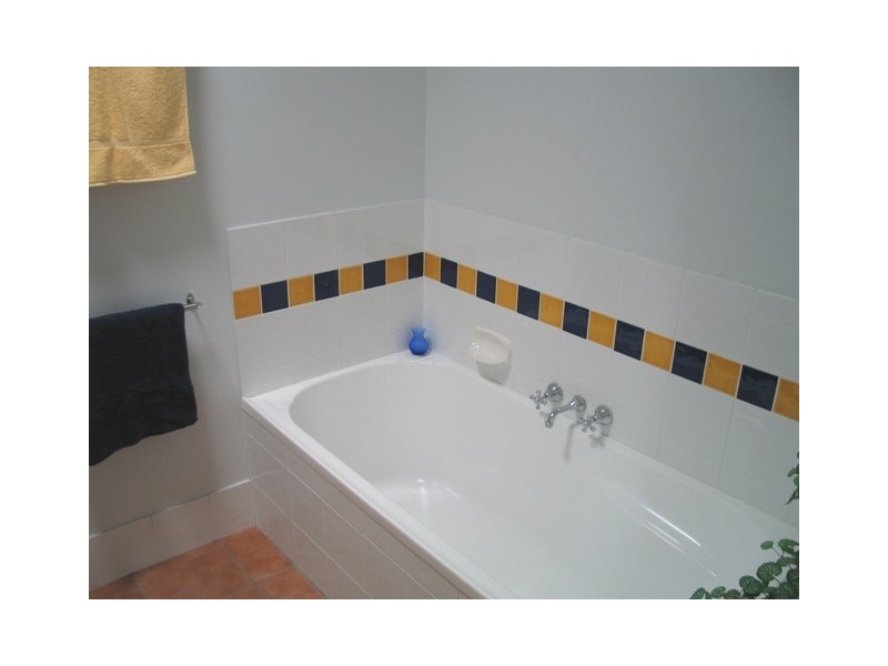 7 Phar Lap Ct, Little Mountain QLD 4551