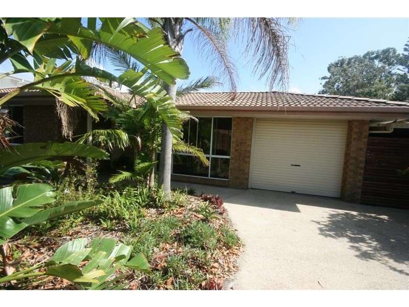 34 Dame Patti Dr, Sunrise Beach QLD 4567