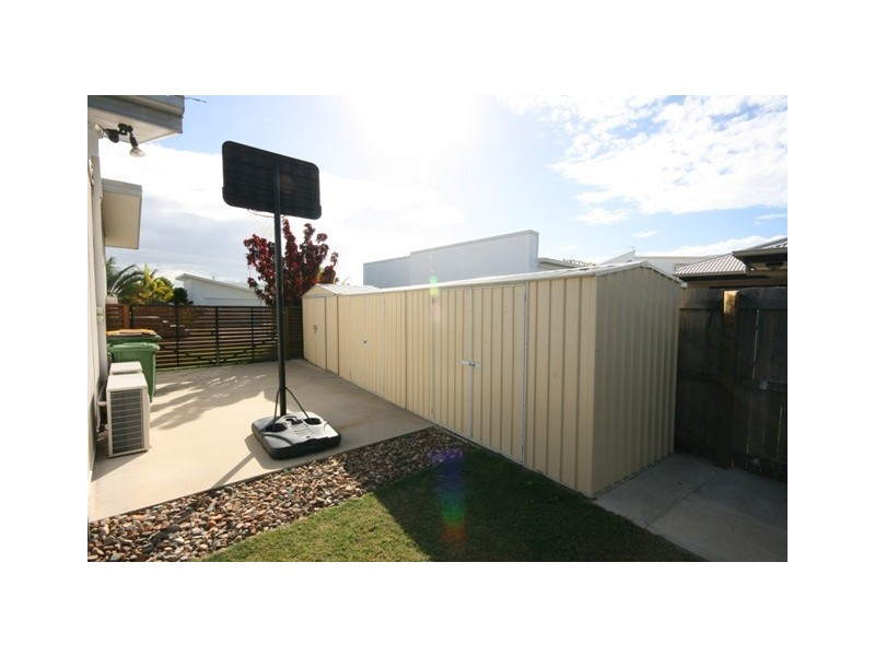 4 MALDIVES PLACE, Kawana Island QLD 4575