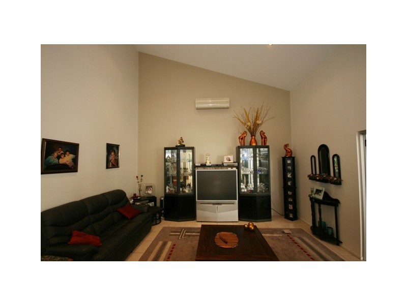 4 MALDIVES PLACE, Kawana Island QLD 4575