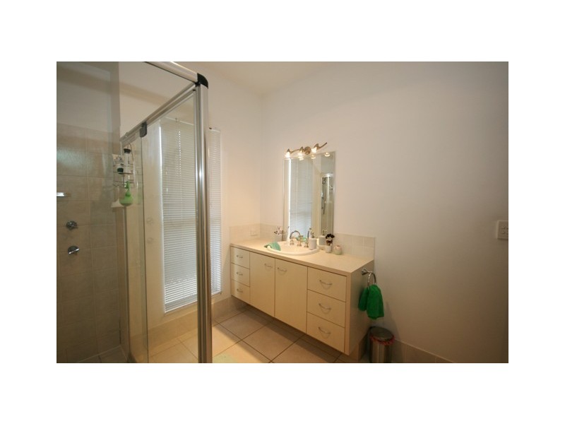 4 MALDIVES PLACE, Kawana Island QLD 4575