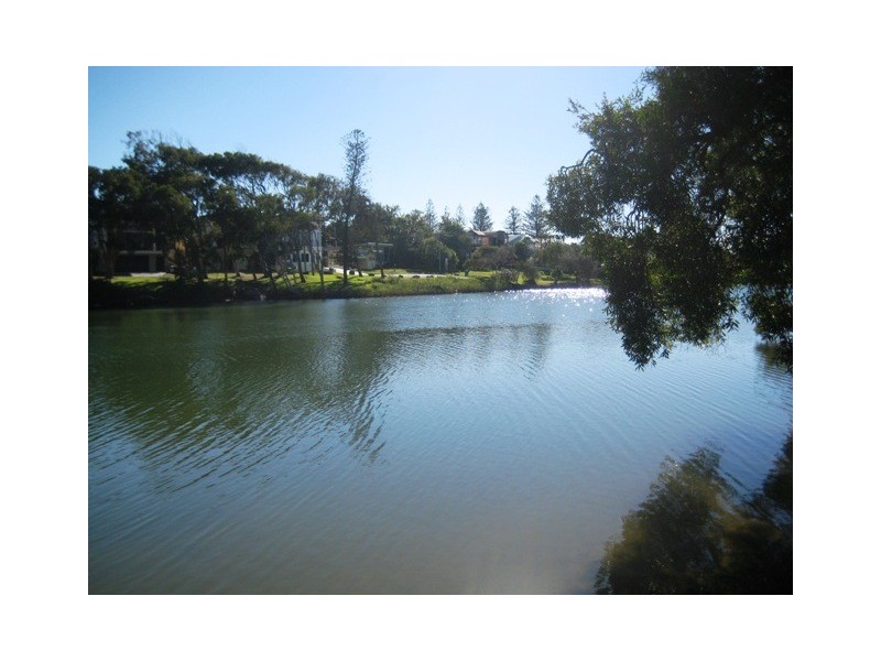 80 Nothling St, Moffat Beach QLD 4551