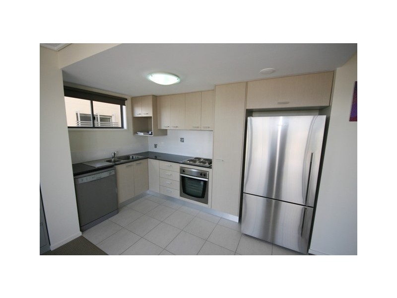 19/4 GRAND PDE, Kawana Island QLD 4575