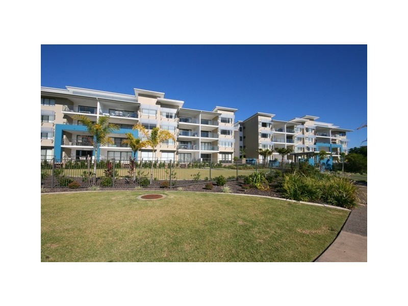 19/4 GRAND PDE, Kawana Island QLD 4575