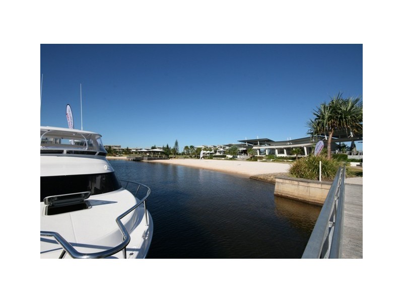 19/4 GRAND PDE, Kawana Island QLD 4575