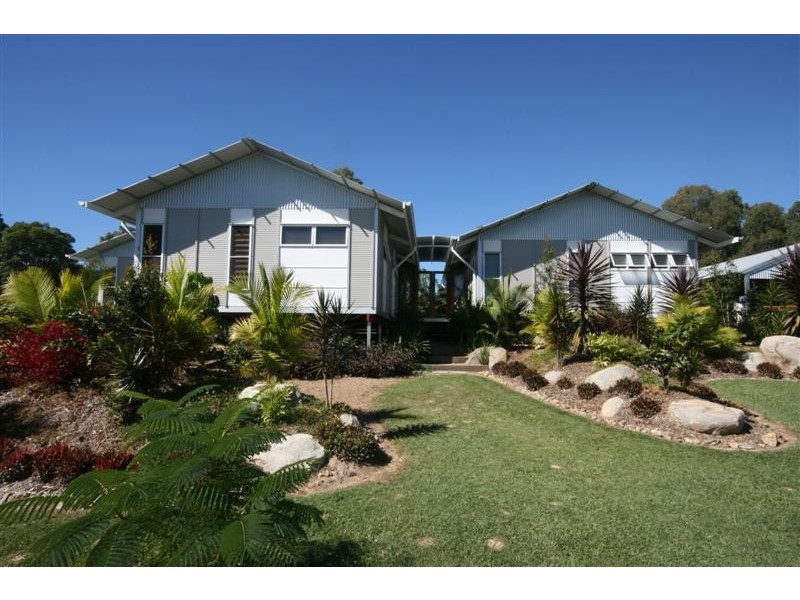 13 Flooded Gum Pl, Cooroy QLD 4563