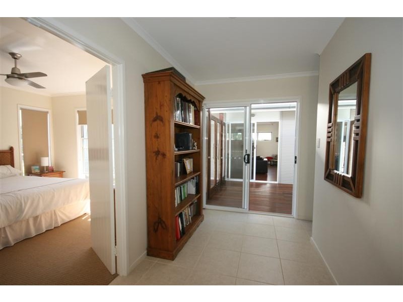 13 Flooded Gum Pl, Cooroy QLD 4563