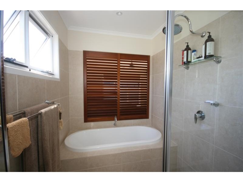 13 Flooded Gum Pl, Cooroy QLD 4563