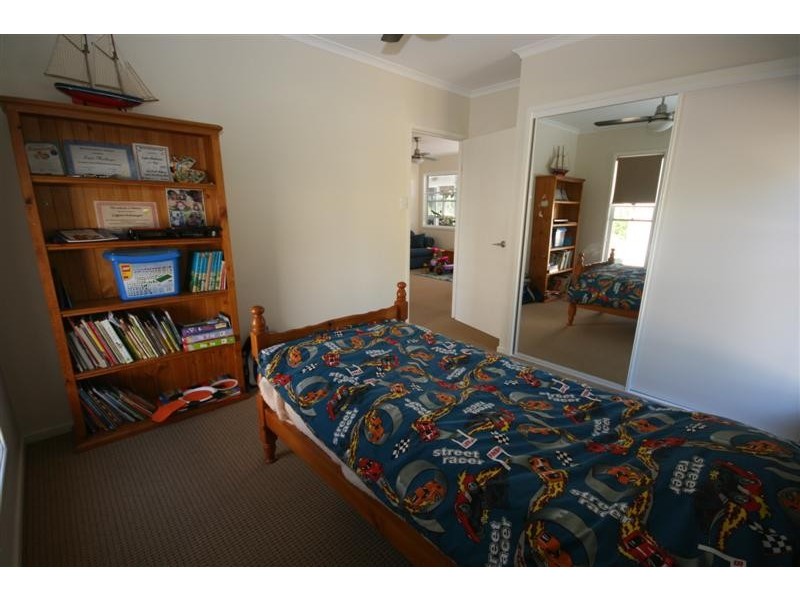 13 Flooded Gum Pl, Cooroy QLD 4563