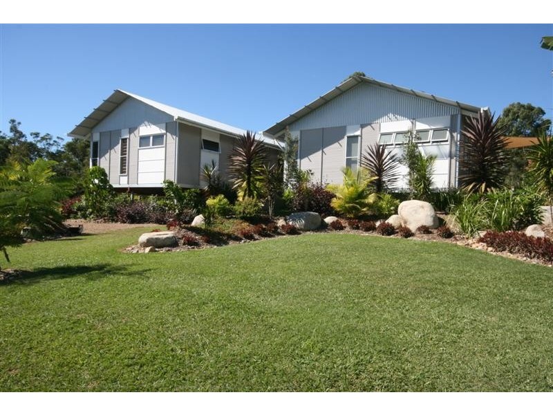 13 Flooded Gum Pl, Cooroy QLD 4563