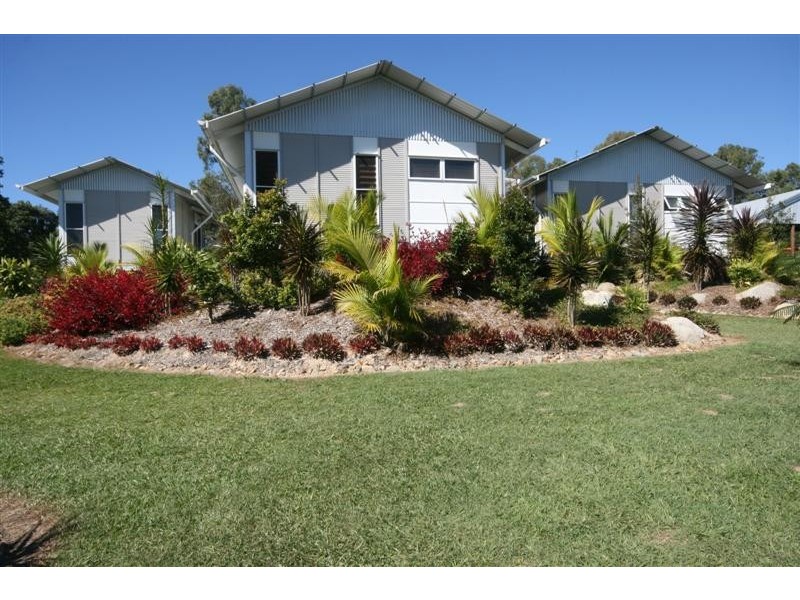 13 Flooded Gum Pl, Cooroy QLD 4563