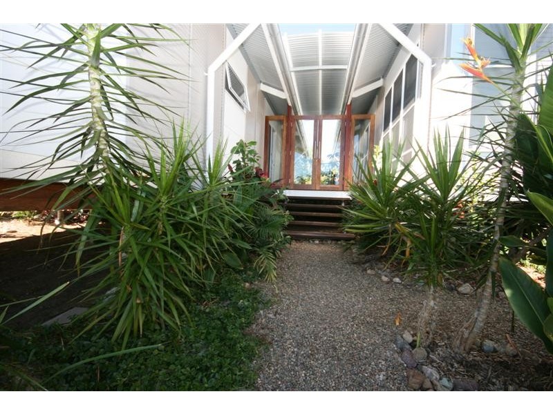 13 Flooded Gum Pl, Cooroy QLD 4563