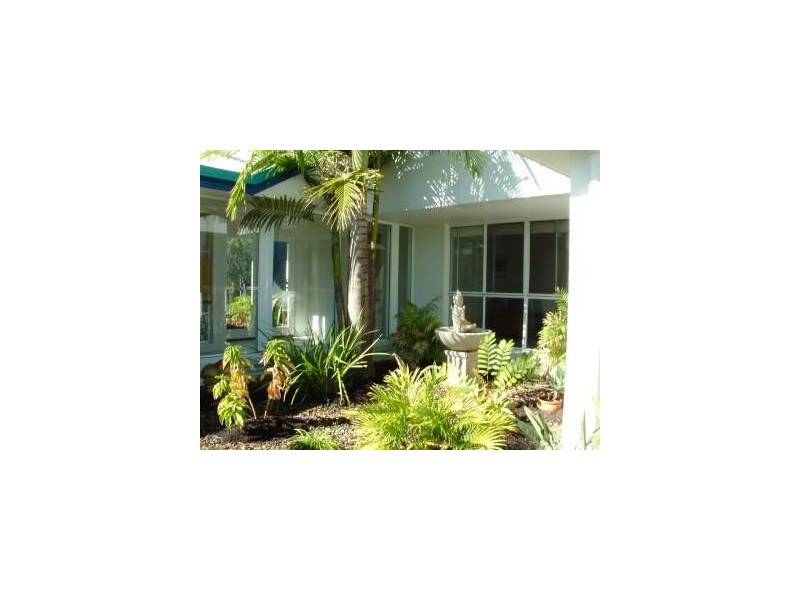 8 Mariner Place, Twin Waters QLD 4564