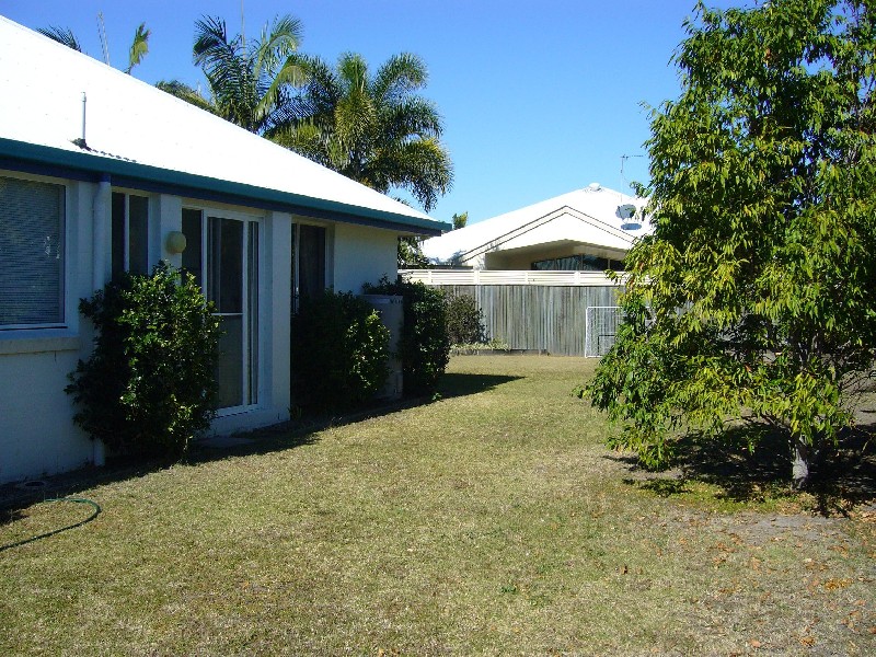 8 Mariner Place, Twin Waters QLD 4564