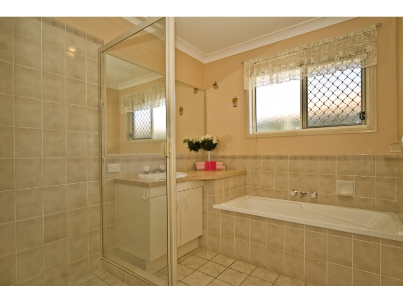 4  Franklin Pl, Sippy Downs QLD 4556