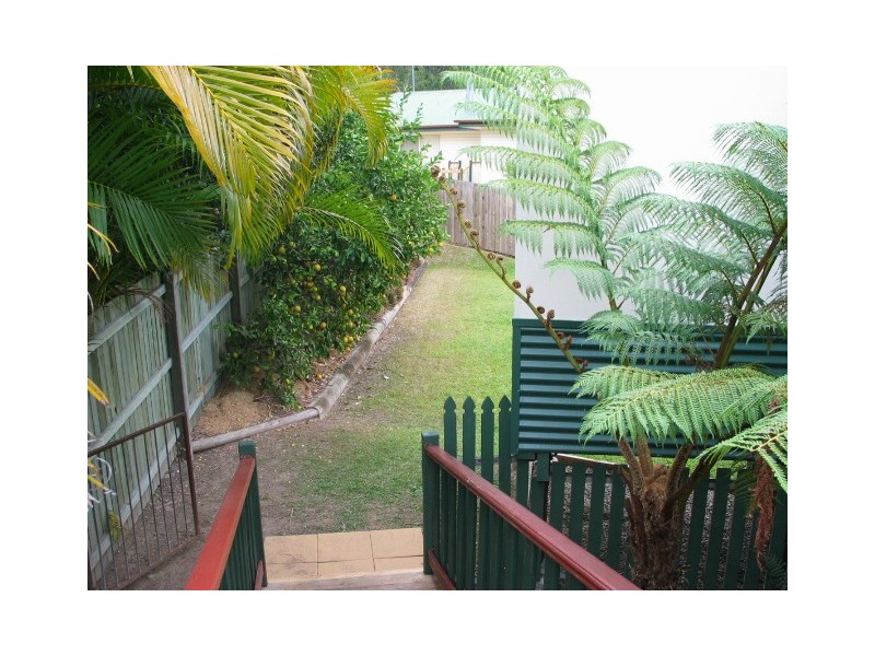 8 VINCENT DRIVE, Nambour QLD 4560