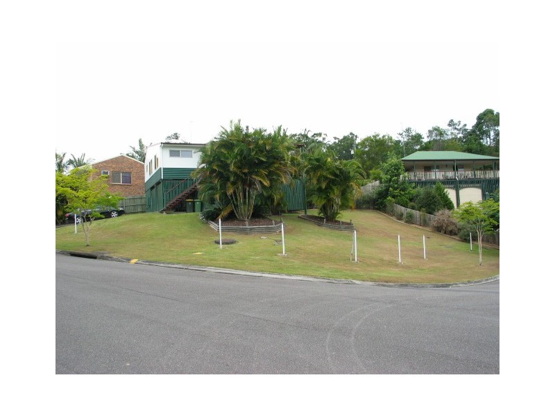 8 VINCENT DRIVE, Nambour QLD 4560