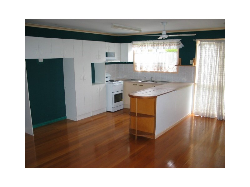 8 VINCENT DRIVE, Nambour QLD 4560