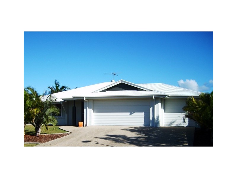 2 LEACH CT, Pelican Waters QLD 4551