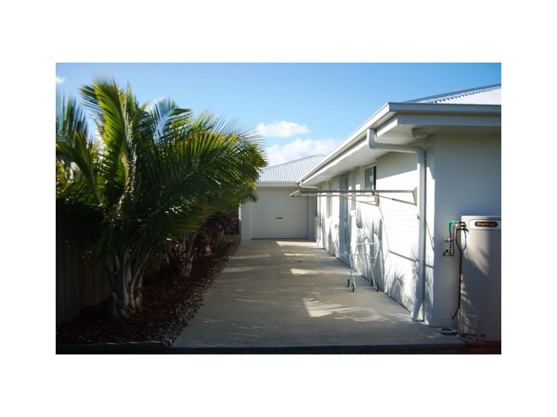 2 LEACH CT, Pelican Waters QLD 4551