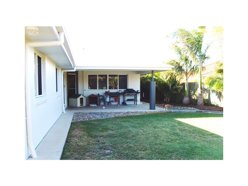 2 LEACH CT, Pelican Waters QLD 4551