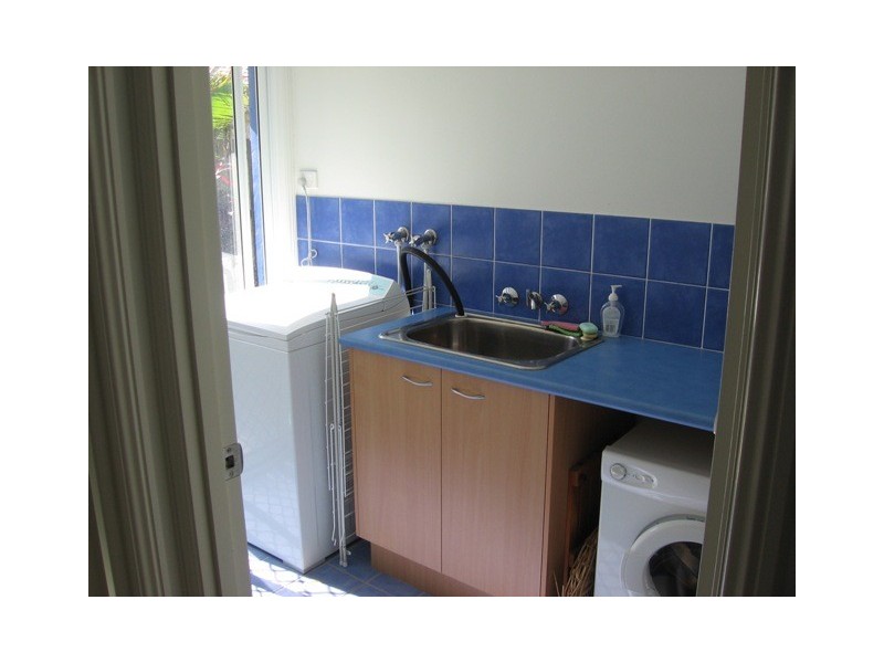 2 LEACH CT, Pelican Waters QLD 4551