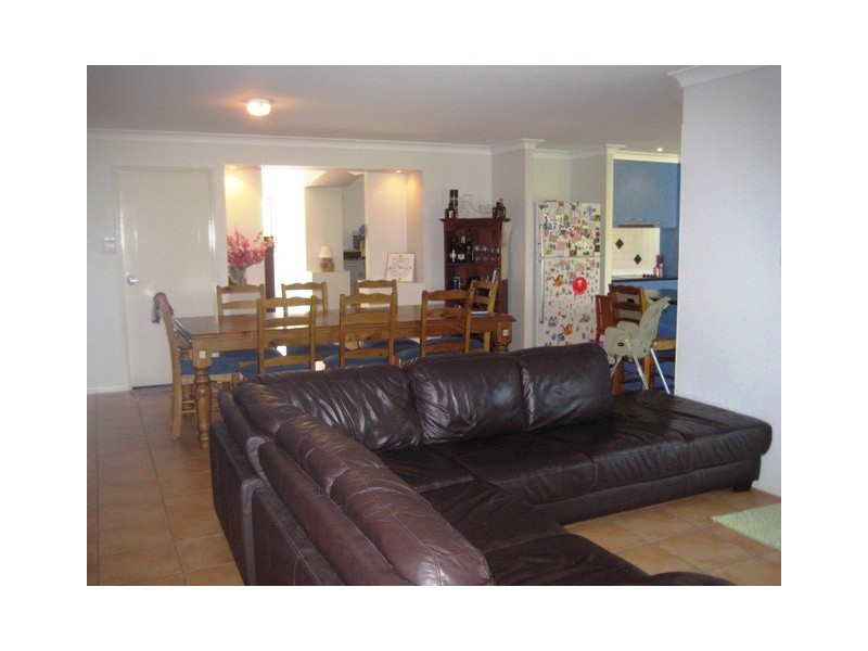2 LEACH CT, Pelican Waters QLD 4551